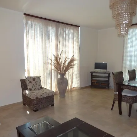 Aparthotel Chateau Del Marina Complex