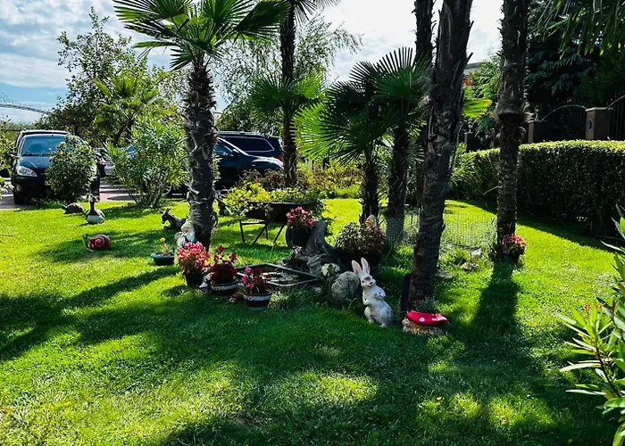 Chateau Del Marina Complex 네세부르