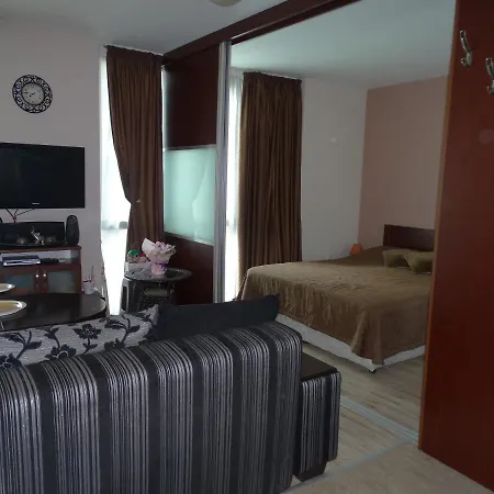 Aparthotel Chateau Del Marina Complex