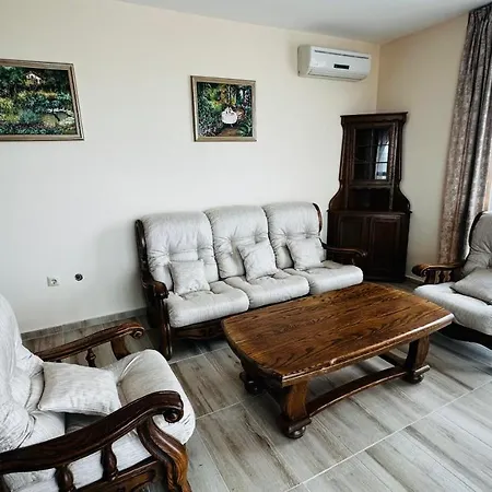 アパートホテル Chateau Del Marina Complex