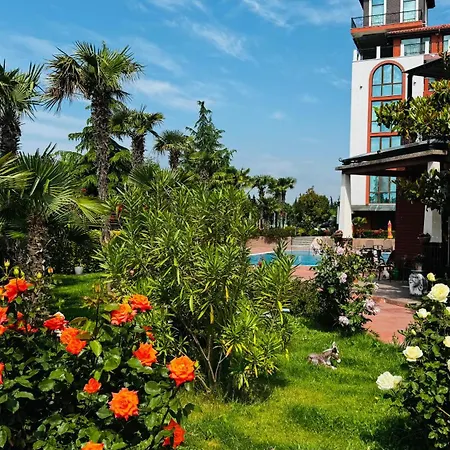 Chateau Del Marina Complex