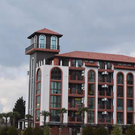 아파트호텔 Chateau Del Marina Complex 네세부르