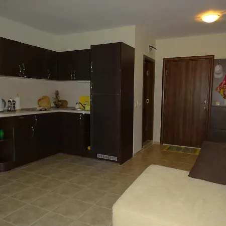 Chateau Del Marina Complex شقة فندقية نيسيبار