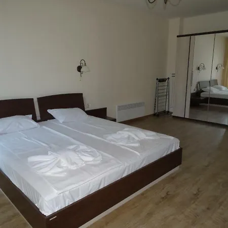 Aparthotel Chateau Del Marina Complex