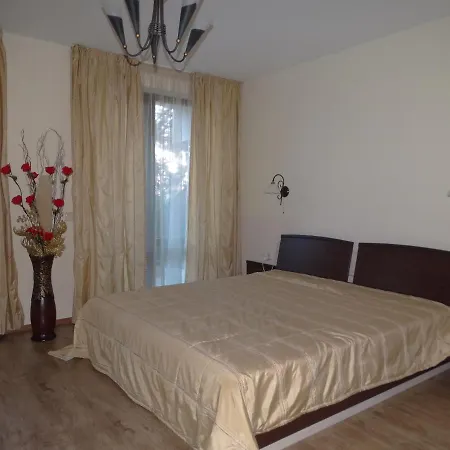 Chateau Del Marina Complex 4* נסבר