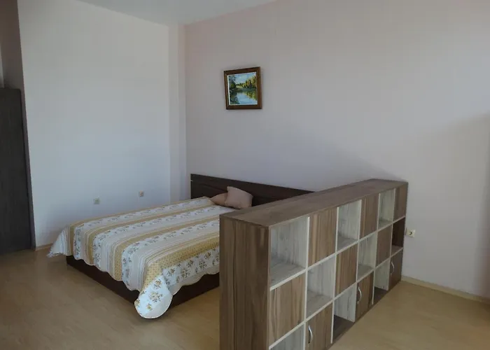 Chateau Del Marina Complex