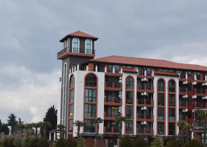 公寓式酒店 Chateau Del Marina Complex 内塞伯尔