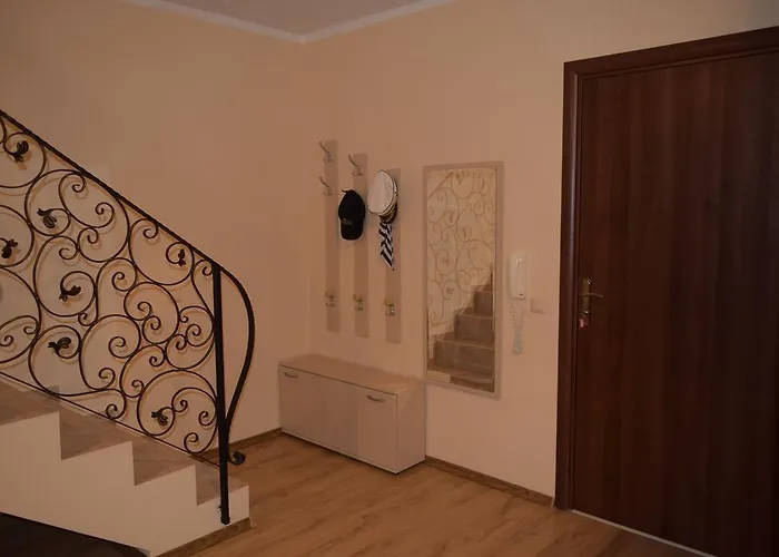 公寓式酒店 Chateau Del Marina Complex 内塞伯尔