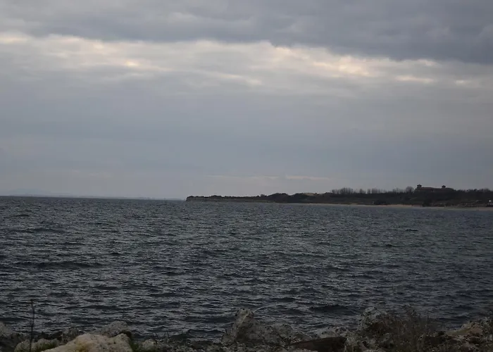 公寓式酒店 Chateau Del Marina Complex 内塞伯尔