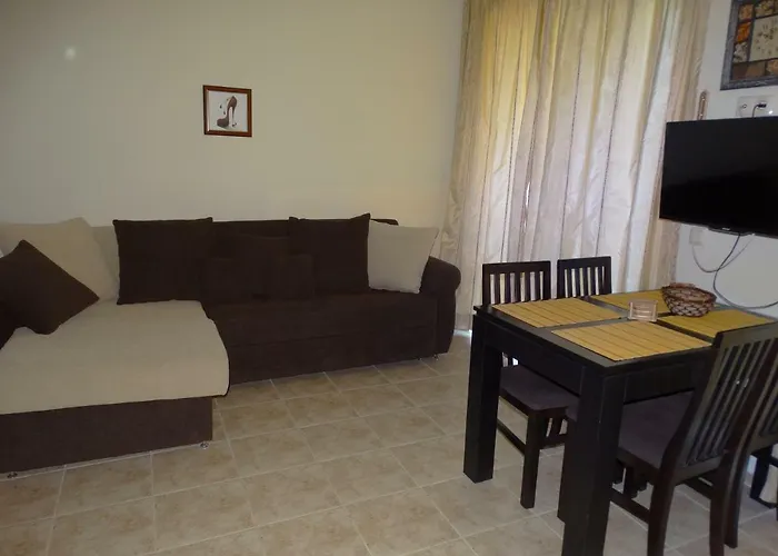 公寓式酒店 Chateau Del Marina Complex 4*