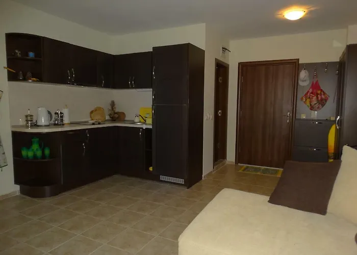 Chateau Del Marina Complex Aparthotel Nesebar