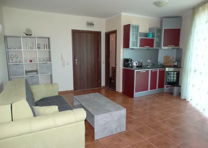 Chateau Del Marina Complex Aparthotel Nesebar