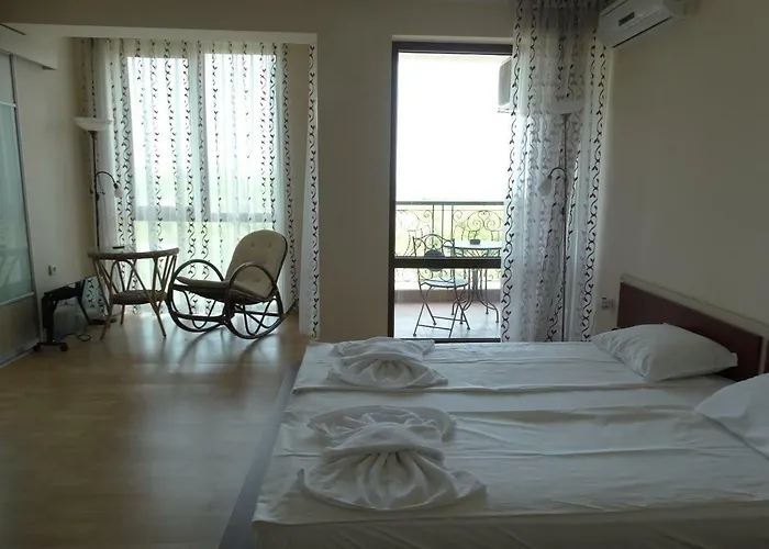 Aparthotel Chateau Del Marina Complex 4*