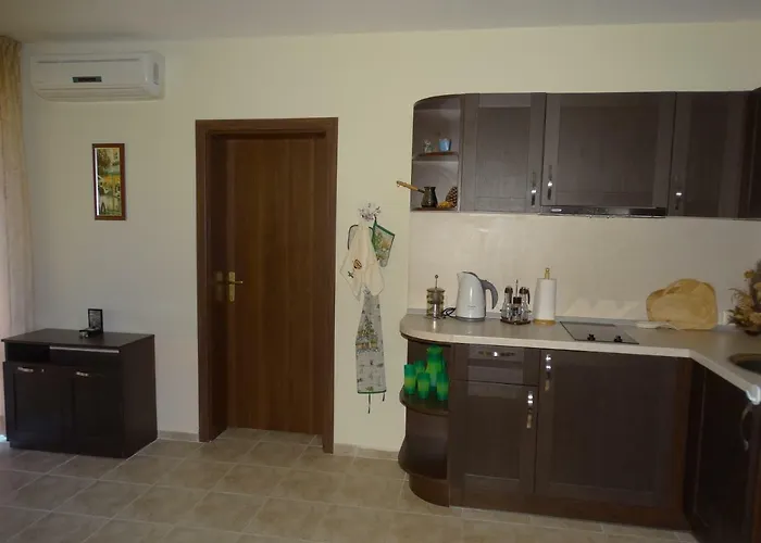 Chateau Del Marina Complex Aparthotel Nesebar