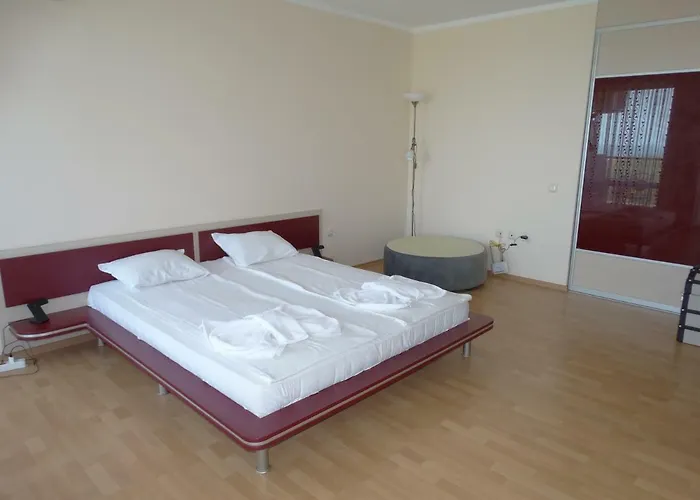 Chateau Del Marina Complex Aparthotel Nesebar